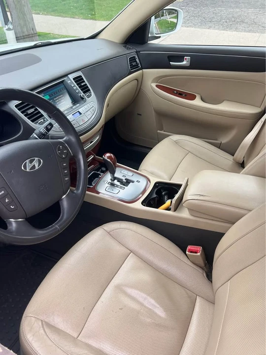 2013 Hyundai Genesis - Image 8 of 14