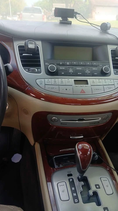 2013 Hyundai Genesis - Image 8 of 12