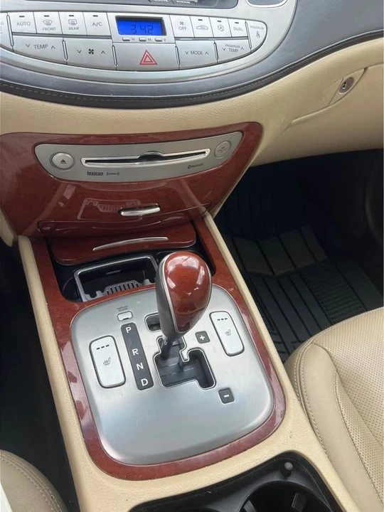 2013 Hyundai Genesis - Image 13 of 14
