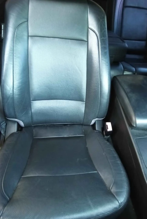 2013 Hyundai Genesis - Image 13 of 18
