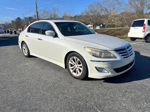 2013 Hyundai Genesis 3.8 Sedan