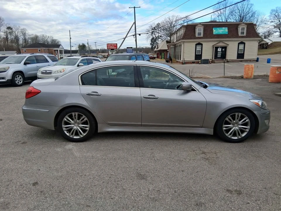 2013 Hyundai Genesis - Image 7 of 20
