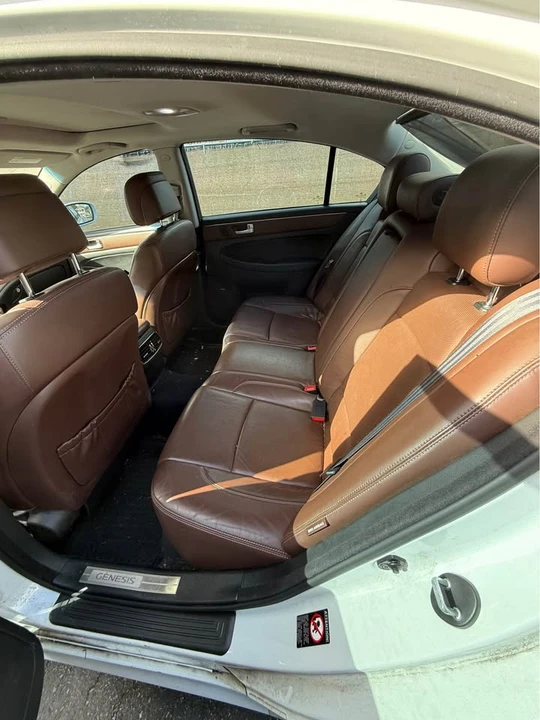 2013 Hyundai Genesis - Image 7 of 9