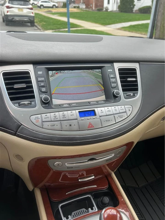 2013 Hyundai Genesis - Image 12 of 14