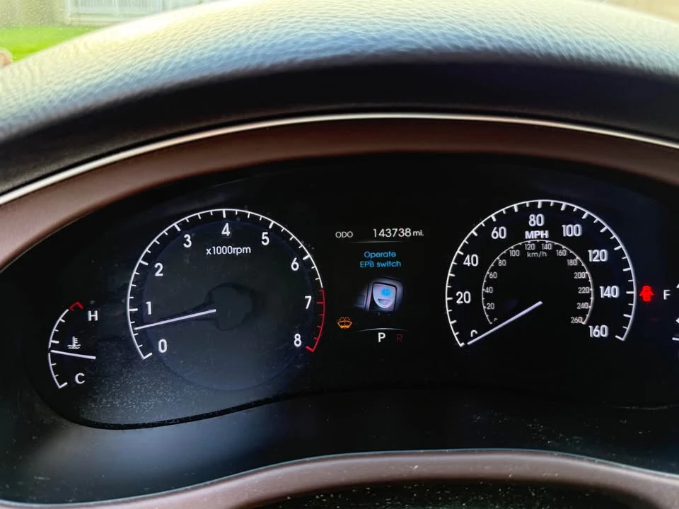 2013 Hyundai Genesis - Image 6 of 9