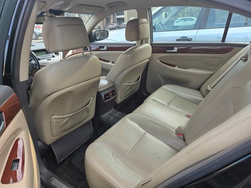 2013 Hyundai Genesis - Image 8 of 9