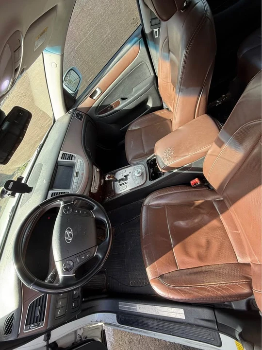 2013 Hyundai Genesis - Image 8 of 9