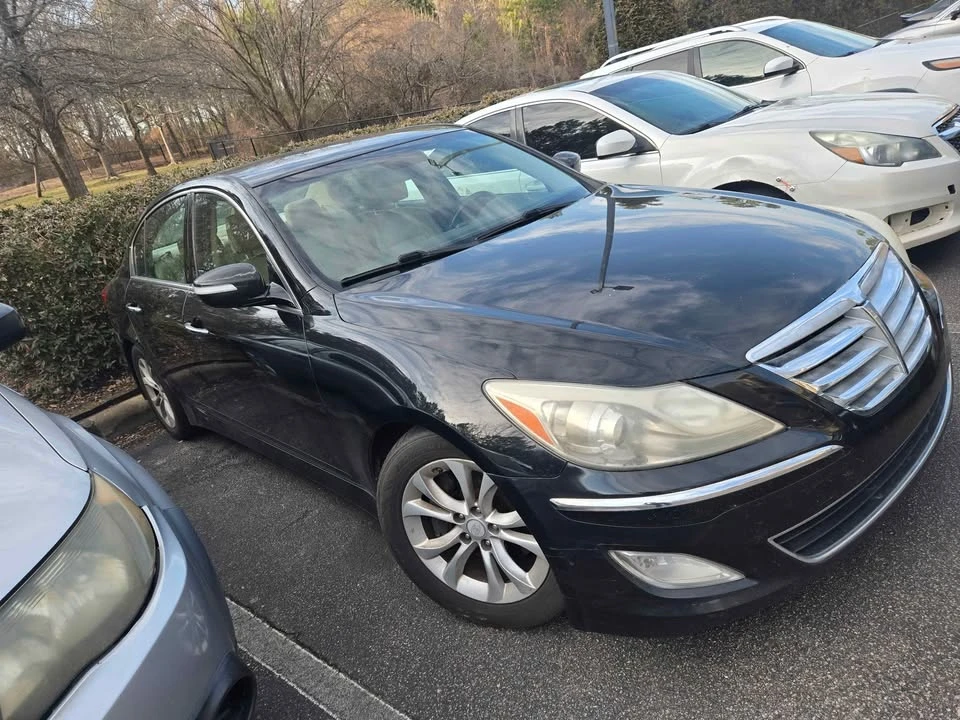 2013 Hyundai Genesis - Image 9 of 9