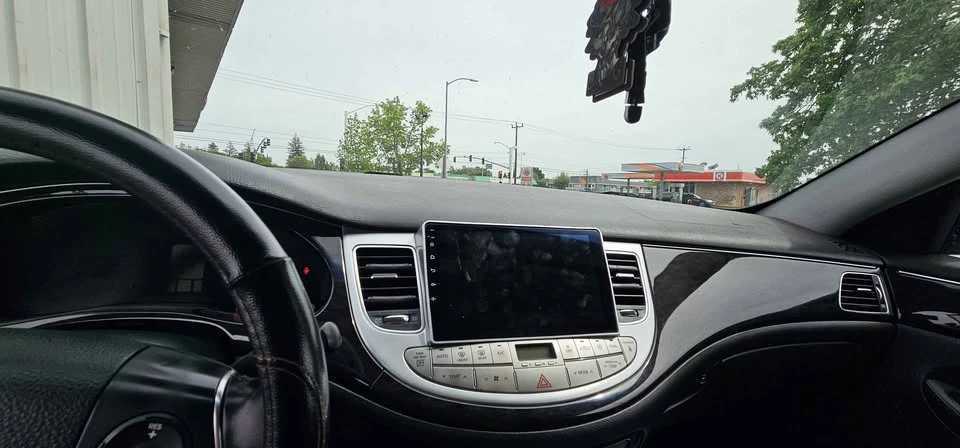 2013 Hyundai Genesis - Image 4 of 5
