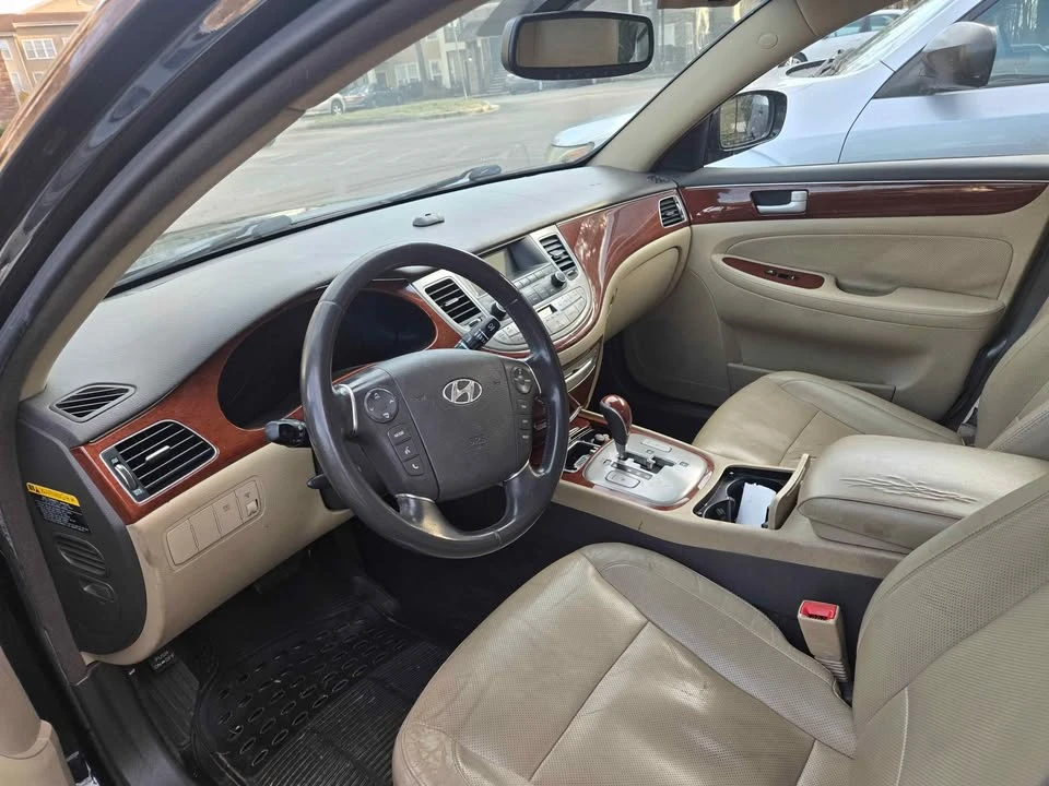 2013 Hyundai Genesis - Image 7 of 9