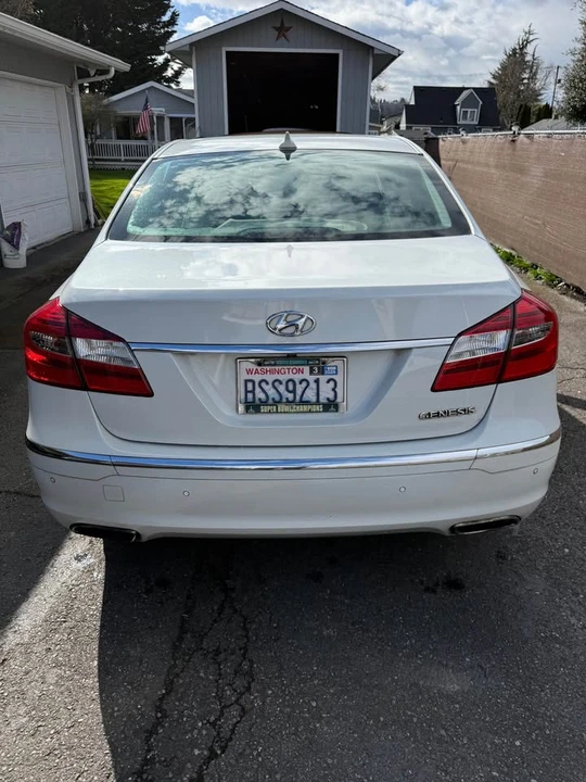 2013 Hyundai Genesis - Image 5 of 9