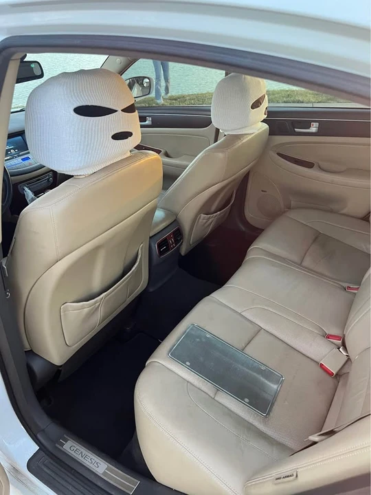 2013 Hyundai Genesis - Image 14 of 16
