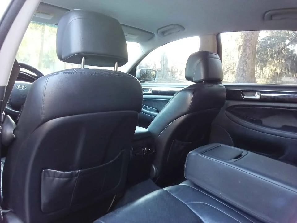 2013 Hyundai Genesis - Image 6 of 18