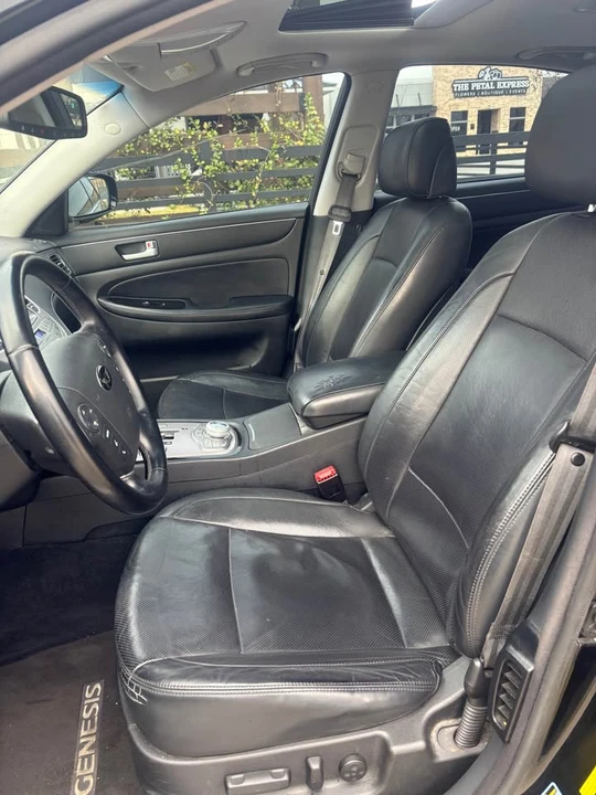 2013 Hyundai Genesis - Image 7 of 14