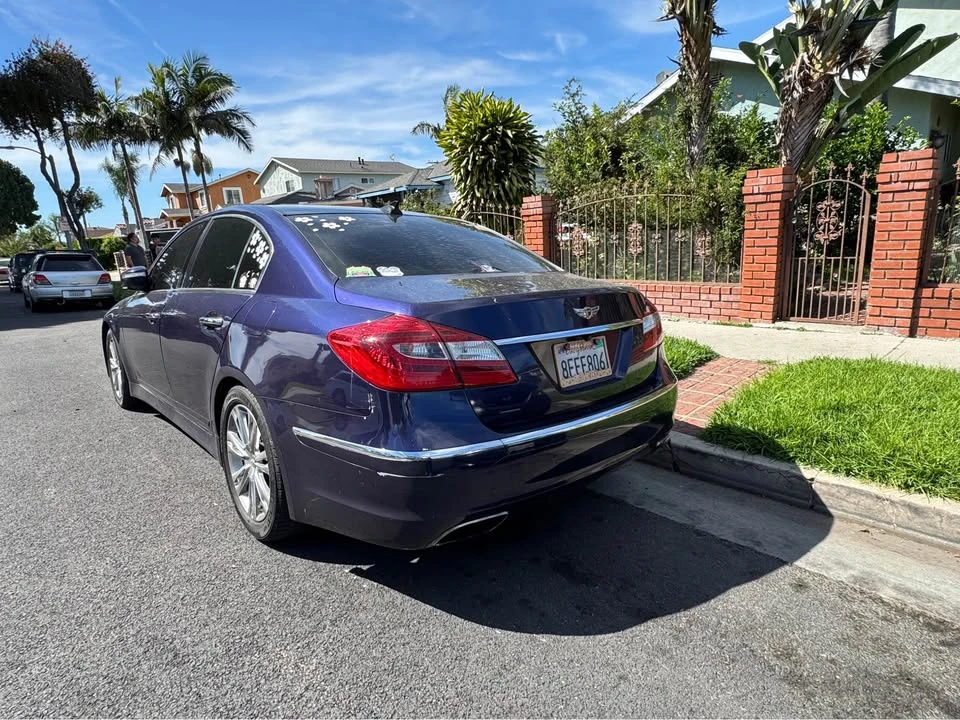 2013 Hyundai Genesis - Image 5 of 7