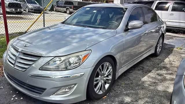 2013 Hyundai Genesis 3.8 Sedan