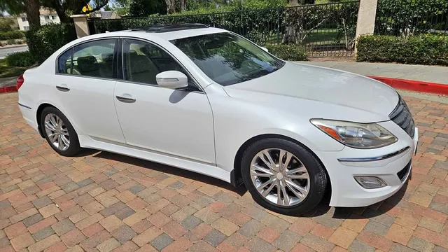 2013 Hyundai Genesis 3.8