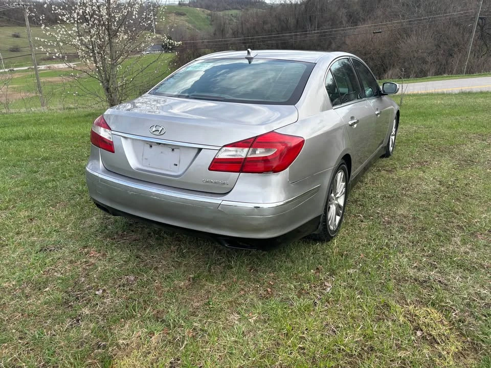 2013 Hyundai Genesis - Image 6 of 11