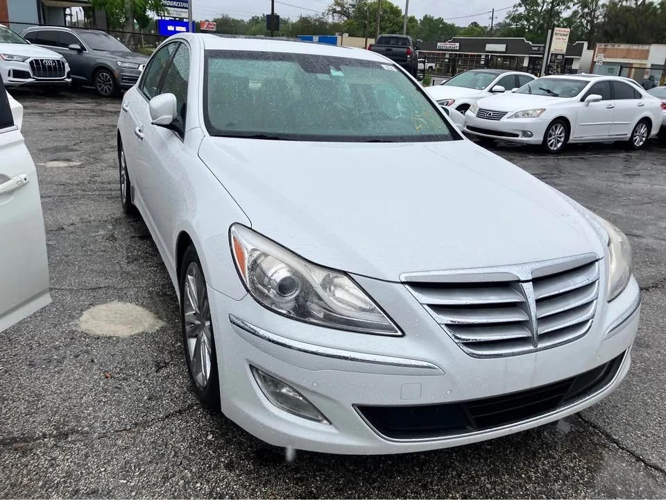 2013 Hyundai Genesis - Image 3 of 8