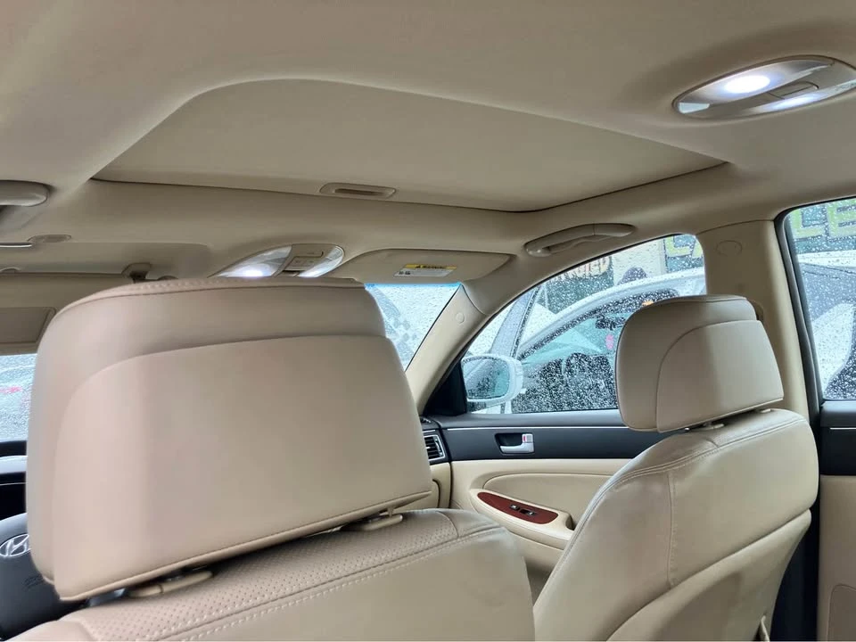 2013 Hyundai Genesis - Image 4 of 8