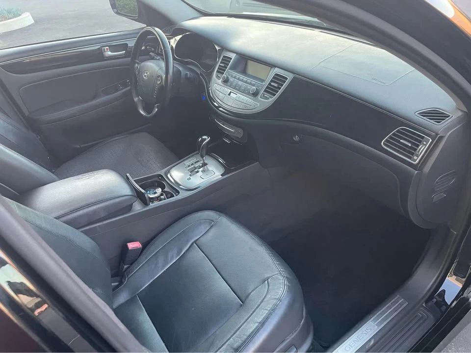2013 Hyundai Genesis - Image 13 of 13