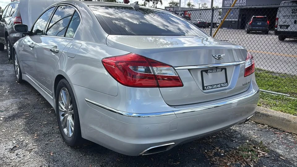 2013 Hyundai Genesis - Image 3 of 3