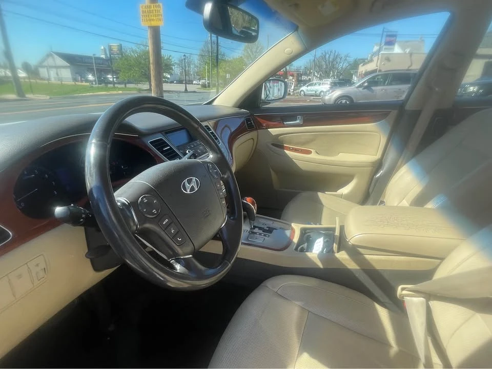 2013 Hyundai Genesis - Image 4 of 8