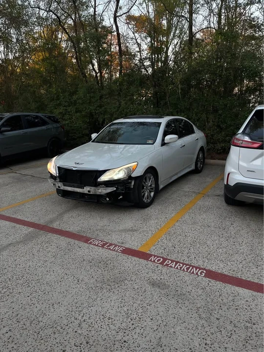 2013 Hyundai Genesis - Image 4 of 9