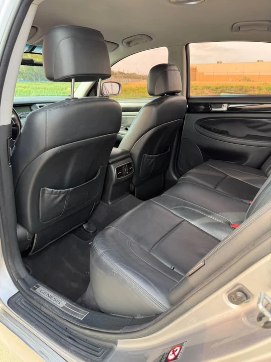 2013 Hyundai Genesis - Image 6 of 10