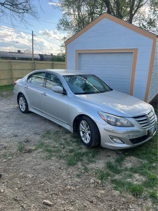 2013 Hyundai Genesis - Image 2 of 2