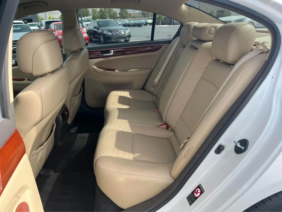 2013 Hyundai Genesis - Image 18 of 20