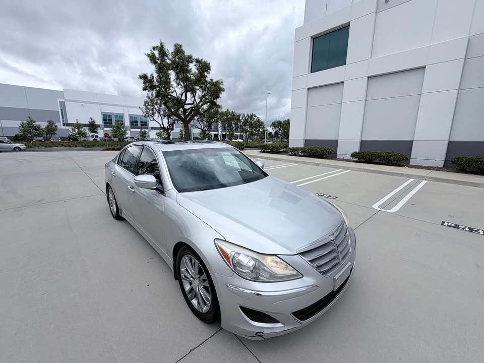 2013 Hyundai Genesis - Image 2 of 7