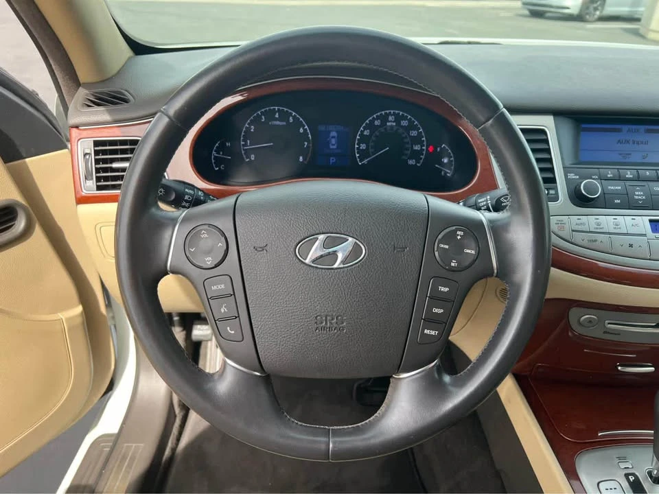2013 Hyundai Genesis - Image 10 of 20