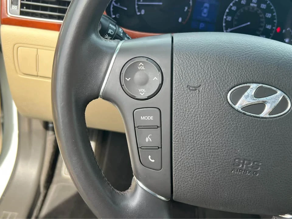 2013 Hyundai Genesis - Image 7 of 20