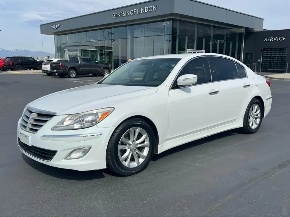 2013 Hyundai Genesis - Image 2 of 20