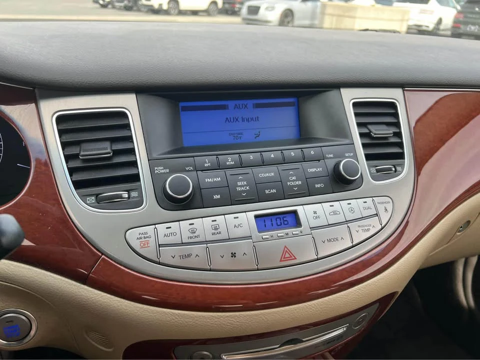 2013 Hyundai Genesis - Image 12 of 20