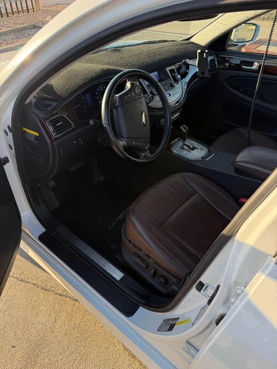 2013 Hyundai Genesis - Image 3 of 10