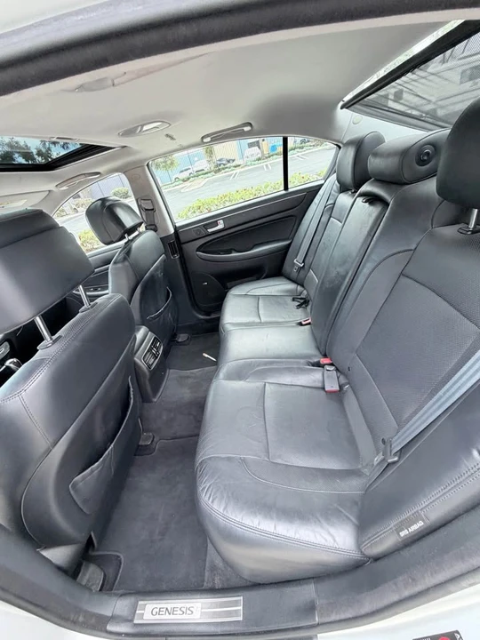 2013 Hyundai Genesis - Image 7 of 7