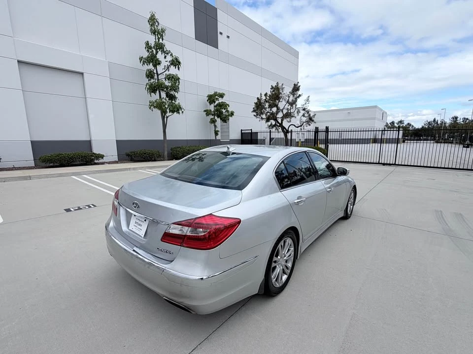 2013 Hyundai Genesis - Image 4 of 7