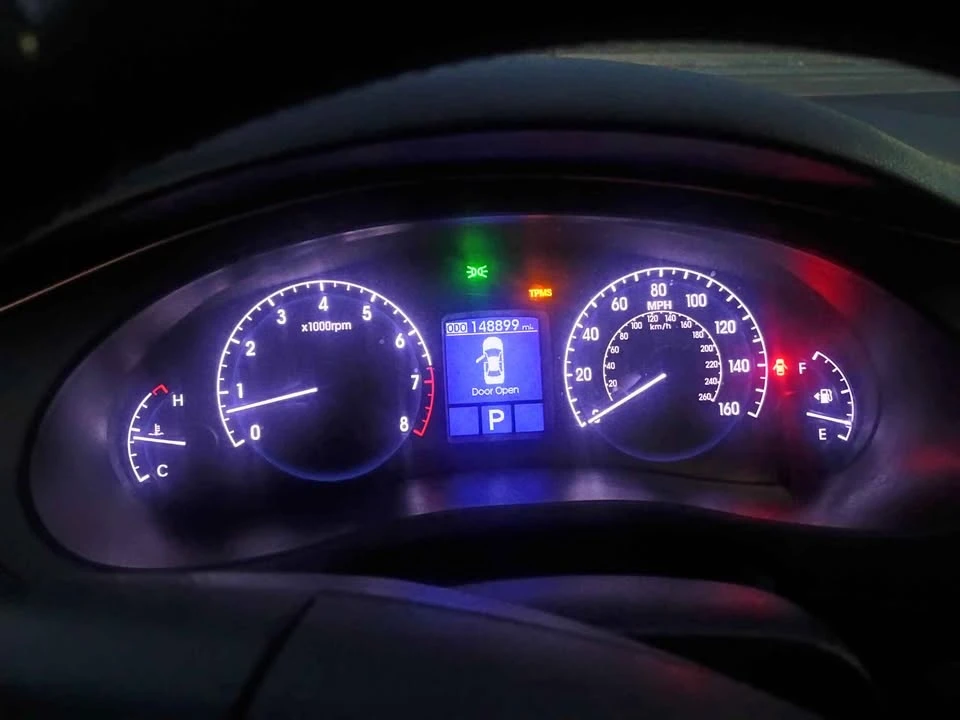 2013 Hyundai Genesis - Image 8 of 8