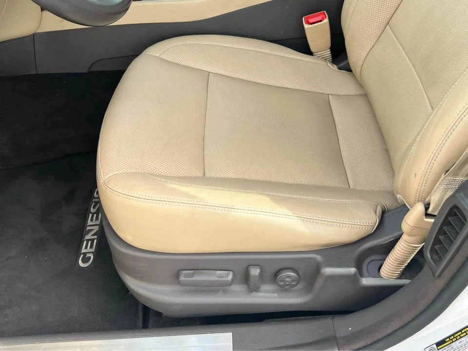 2013 Hyundai Genesis - Image 9 of 20