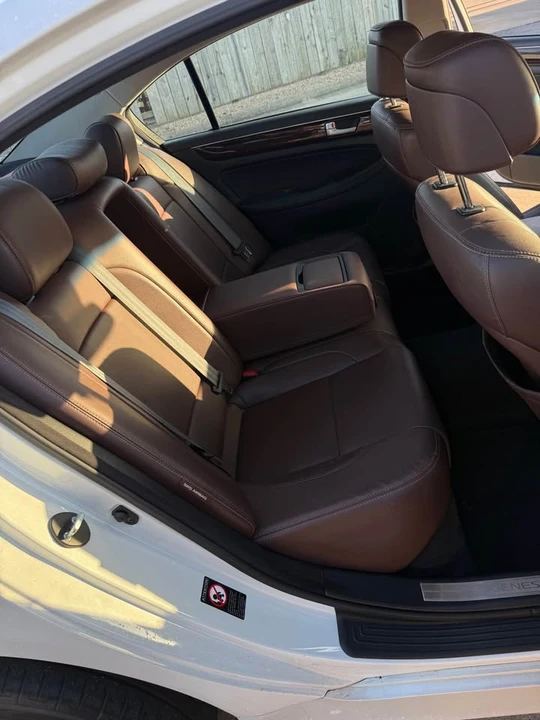 2013 Hyundai Genesis - Image 5 of 10