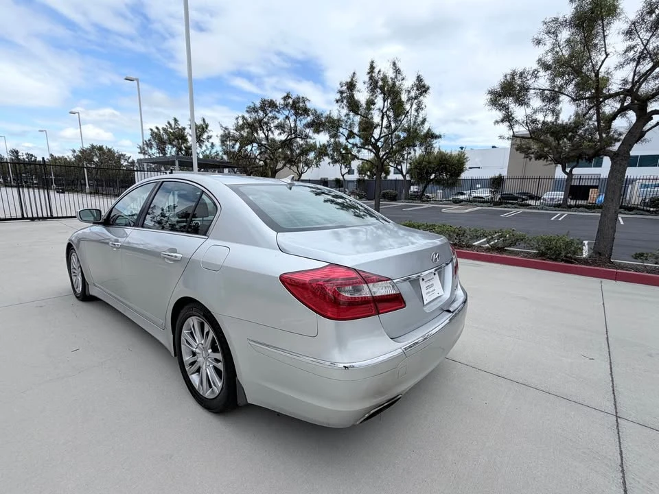 2013 Hyundai Genesis - Image 3 of 7