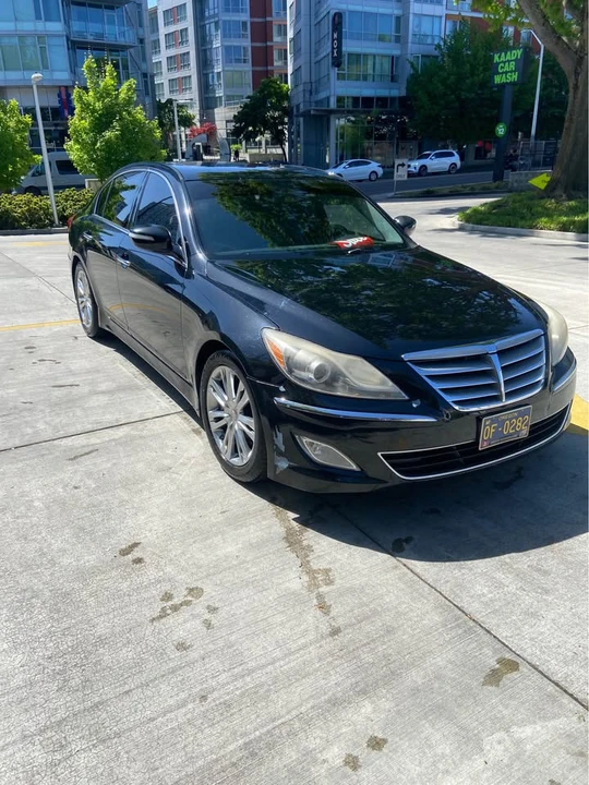 2013 Hyundai Genesis - Image 3 of 15