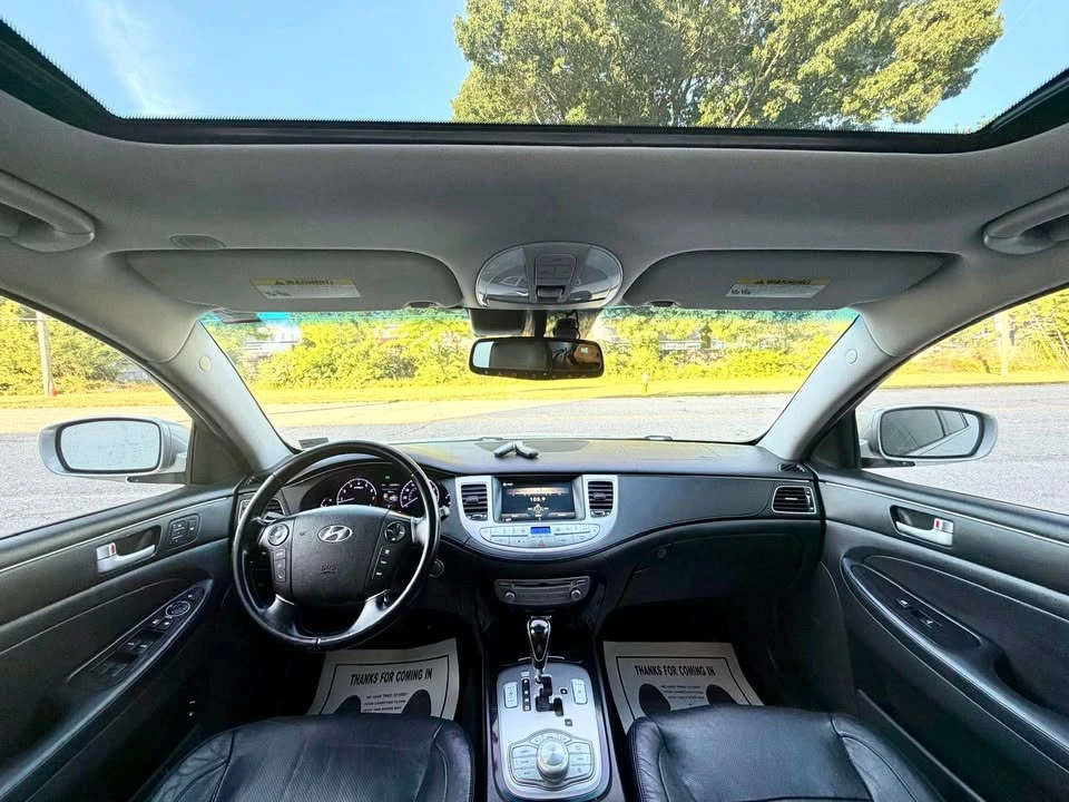2013 Hyundai Genesis - Image 14 of 19