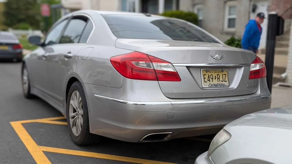 2013 Hyundai Genesis - Image 3 of 5