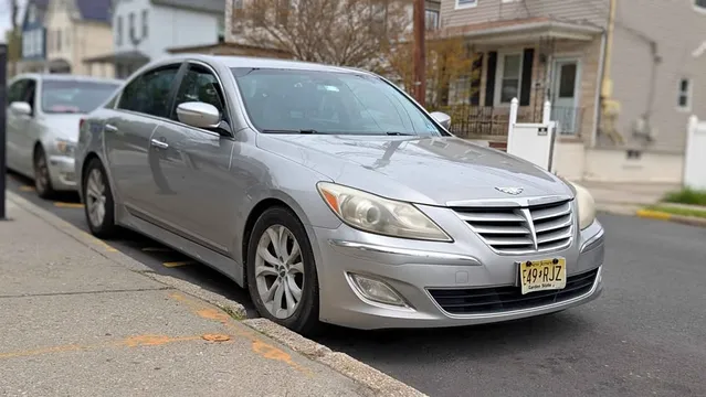 2013 Hyundai Genesis 3.8 Sedan