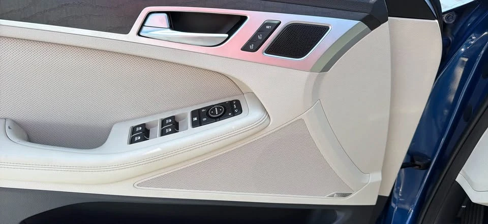 2013 Hyundai Genesis - Image 6 of 9