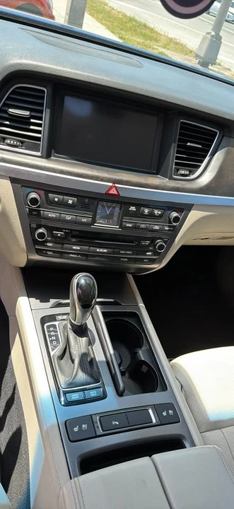 2013 Hyundai Genesis - Image 7 of 9