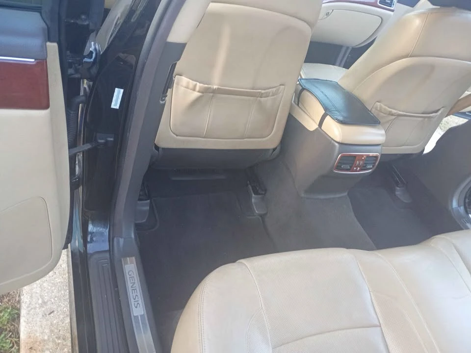 2013 Hyundai Genesis - Image 8 of 20